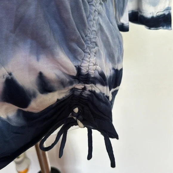 Chico's Zenergy Tie-Dye Drawstring 3/4 Sleeve Blue Tie Dye Top - Picture 3 of 9